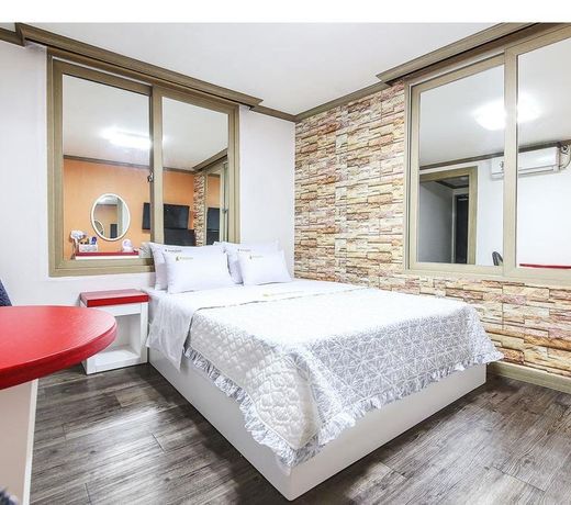 Dubai Hotel