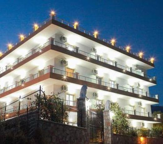 Mihalis Apartments