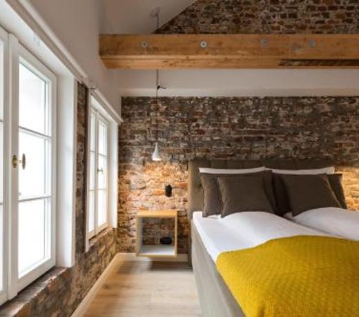Square Rooms 20