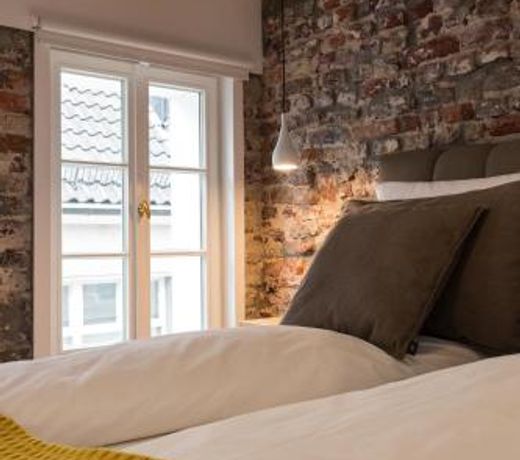 Square Rooms 20