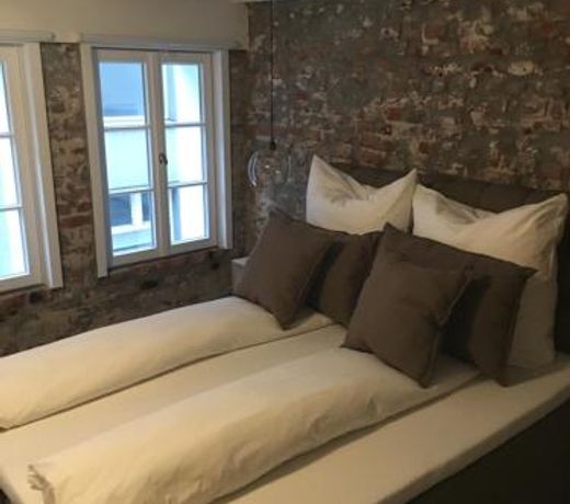 Square Rooms 20