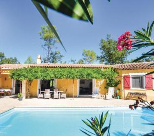 Awesome home in Fayence with WiFi, Private swimming pool and Outdoor swimming pool