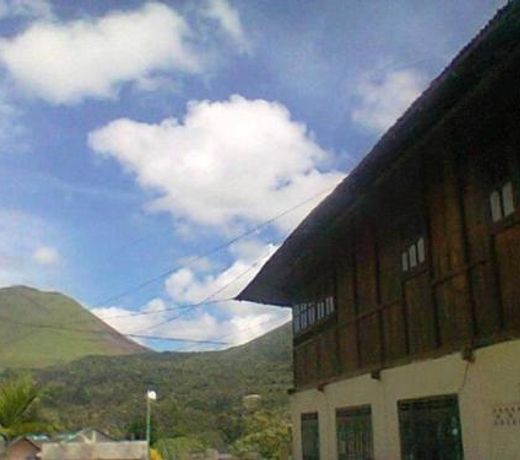 Tomohon homestay Apelez House