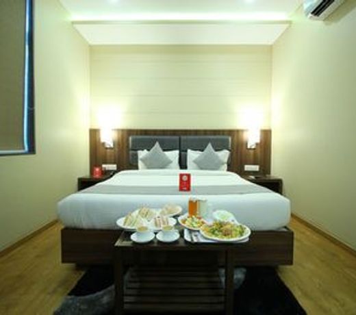 OYO 9120 Hotel Limra