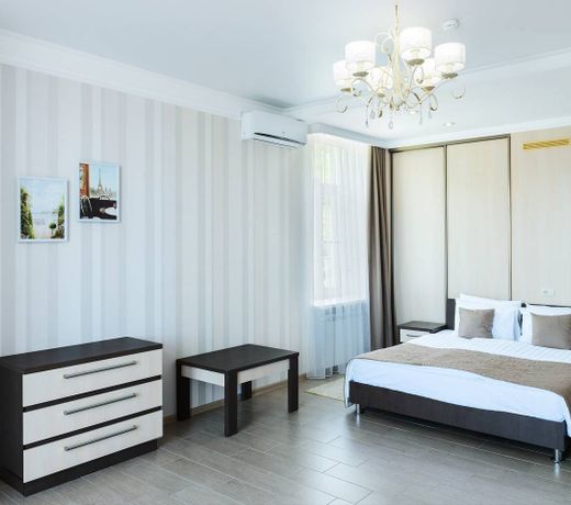 Hotel Gold & Glass