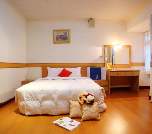 Horng Yi Hotel