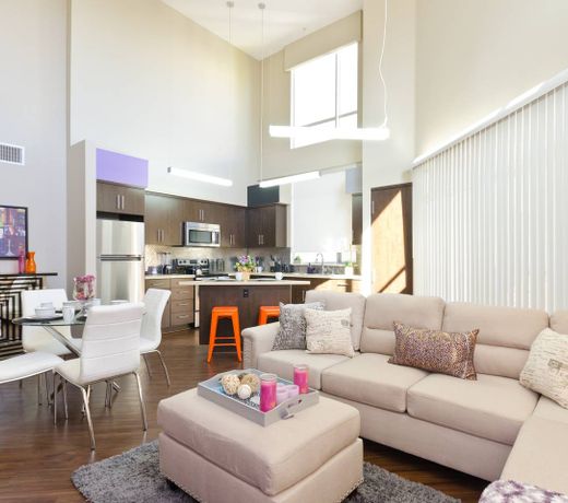 URBAN HOLLYWOOD BLVD DREAM PENTHOUSE 3BR/2BA+8BEDS