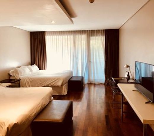 San Isidro Plaza Hotel