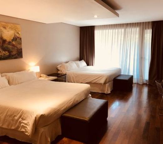San Isidro Plaza Hotel