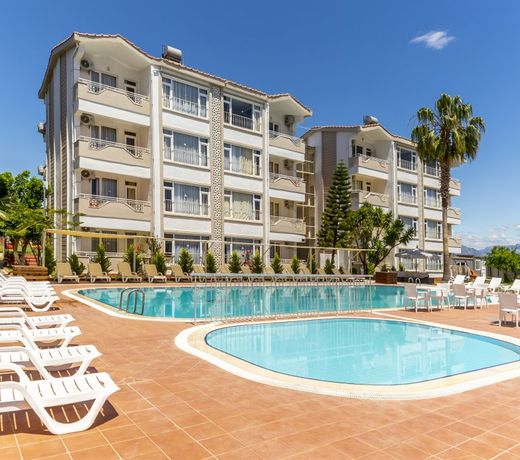 New Garden Hotel Side