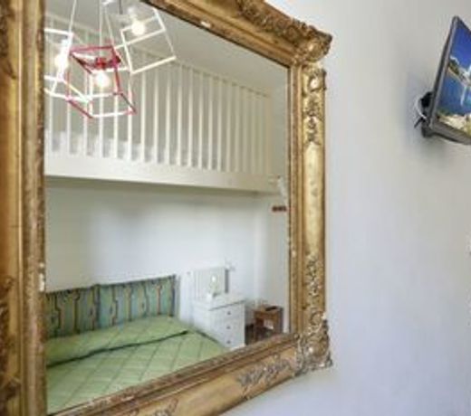B&b Pergola House