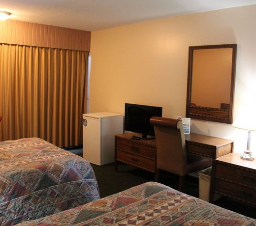 Fort Nelson Hotel