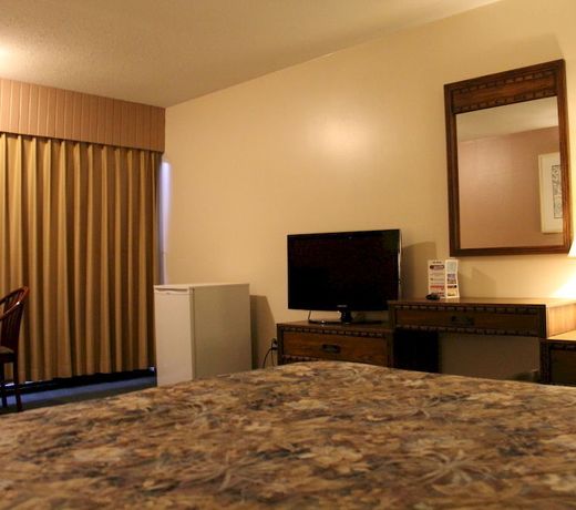 Fort Nelson Hotel