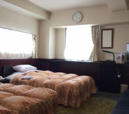 Shinmaebashi Station Hotel