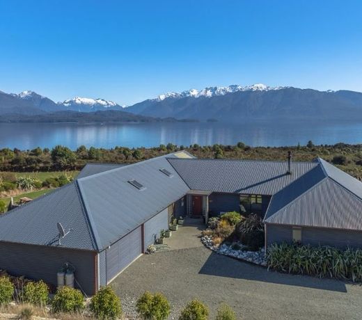Loch Vista Lake View Villa Accommodation