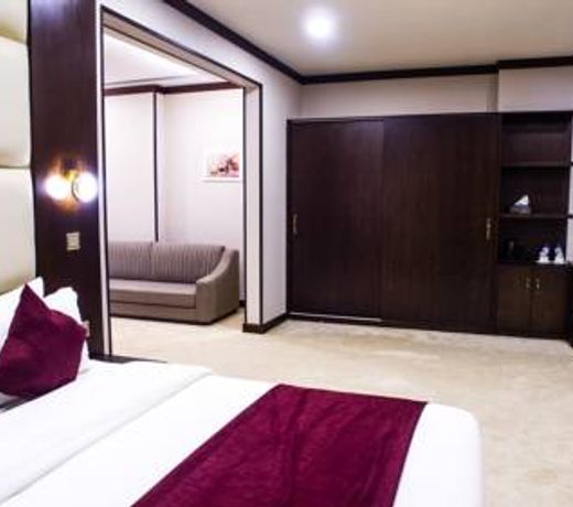 Paris Plaza Hotel