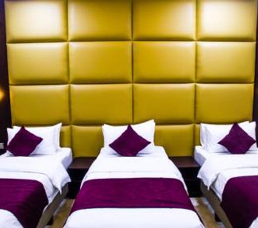 Paris Plaza Hotel