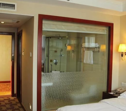 Bo Jue Holiday Inn
