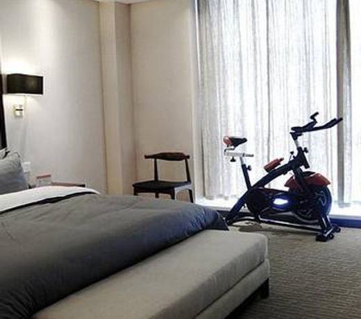 Yancheng Youth Club and Reading Hotel