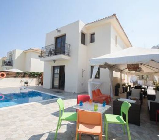 Artemisia Villa