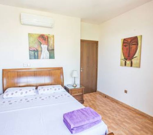 Artemisia Villa