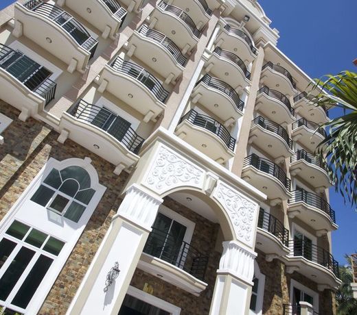 Sunday Villa Hotel
