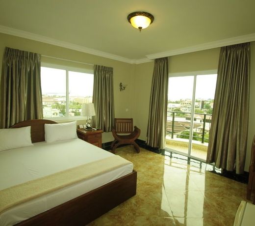 Sunday Villa Hotel