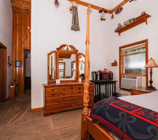 Tucker Peak Lodge