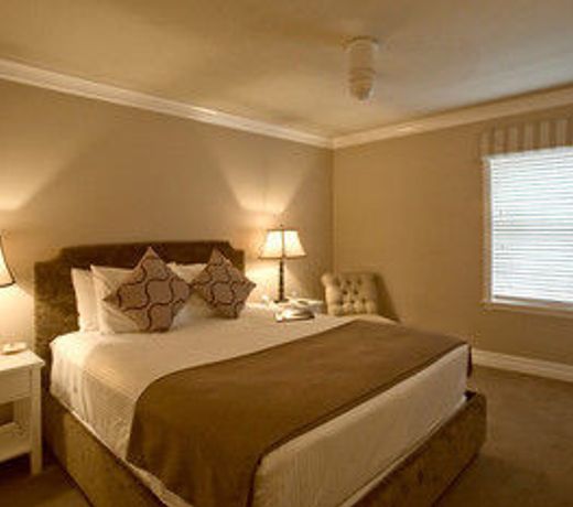Cannon Beach Hotel