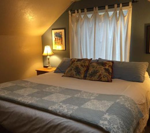 Cannon Beach Hotel