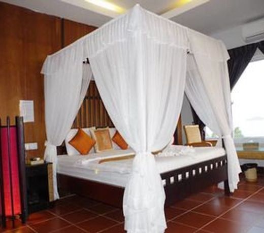 Ocean Breeze Hotel and Sky Bar