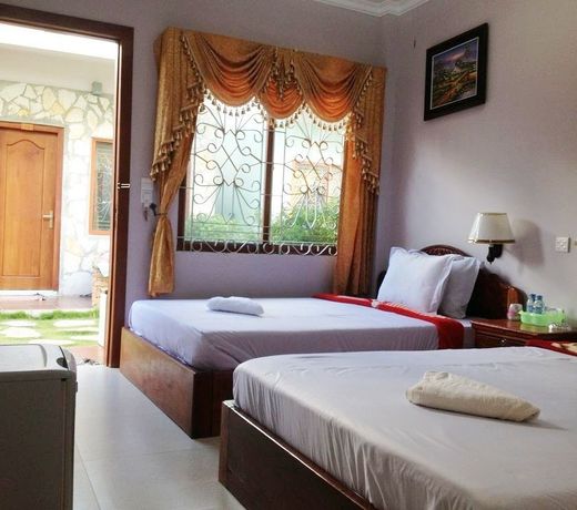 Golden River Resort