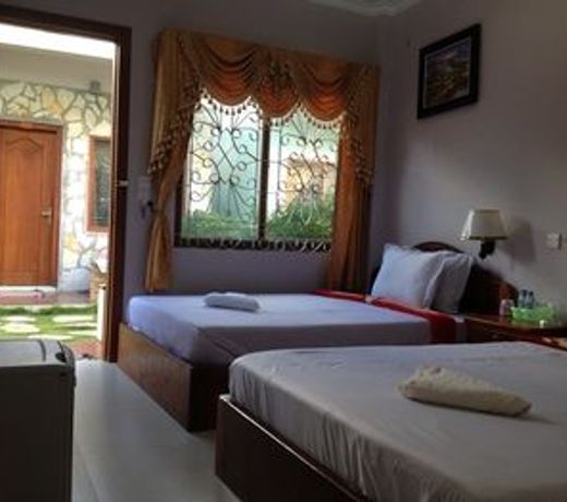 Golden River Resort