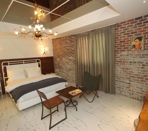 February Hotel SeongSeo