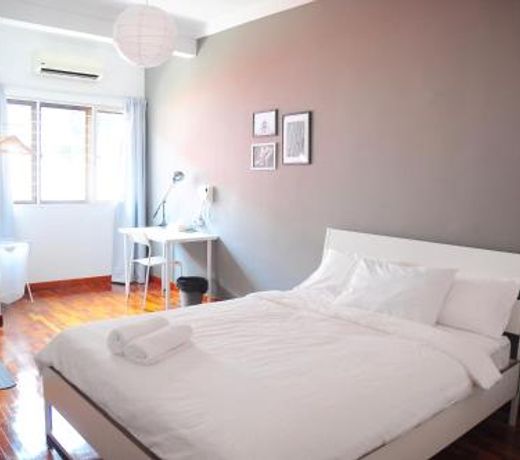 GRAYHAUS Guest House