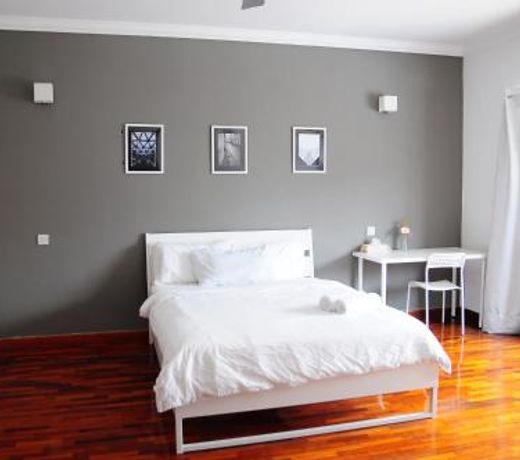 GRAYHAUS Guest House