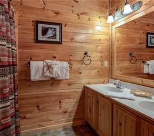 Aspens Envy 4 Bedroom Home with Mountain View