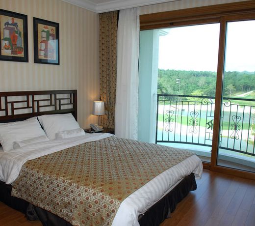 PineRidge Resort