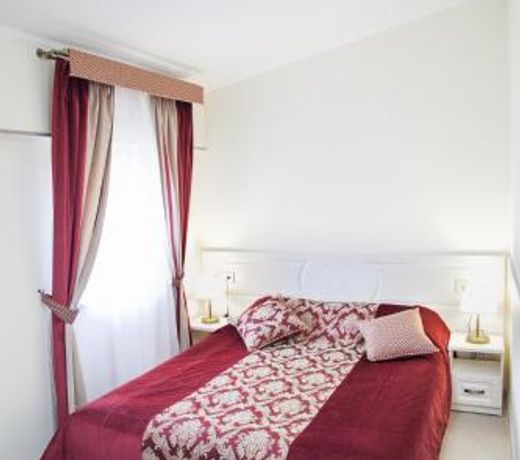 Hotel TriA