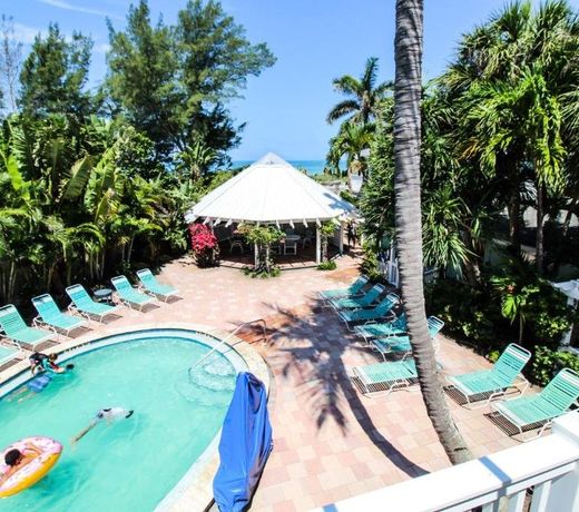 Tropic Isle At Anna Maria Island Inn