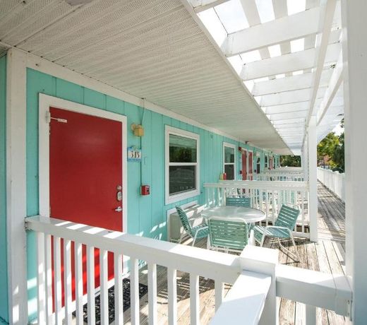 Tropic Isle At Anna Maria Island Inn