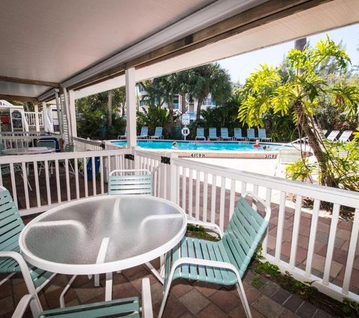 Tropic Isle At Anna Maria Island Inn