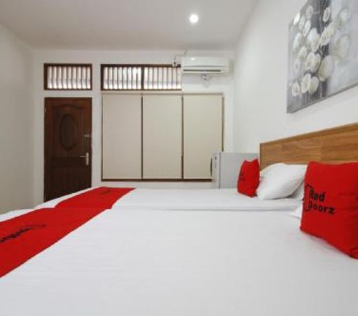 RedDoorz Plus near Plaza Indonesia