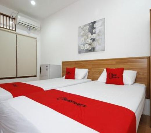 RedDoorz Plus near Plaza Indonesia