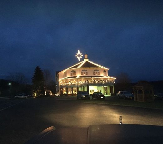 Inn at Amish Door