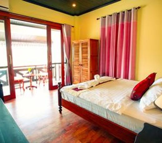 Sengmany Riverside Hotel