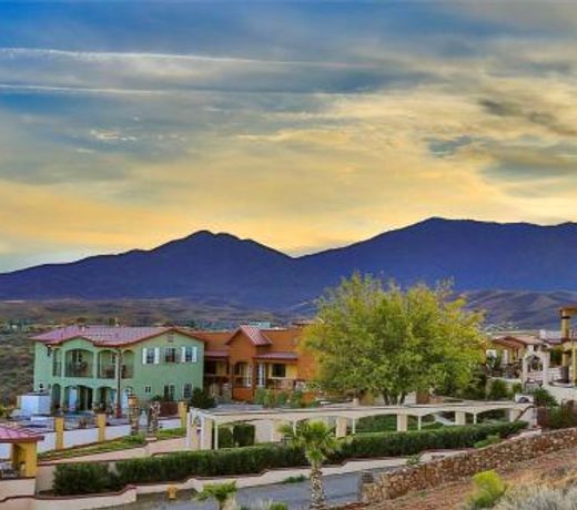 Dream Manor Inn