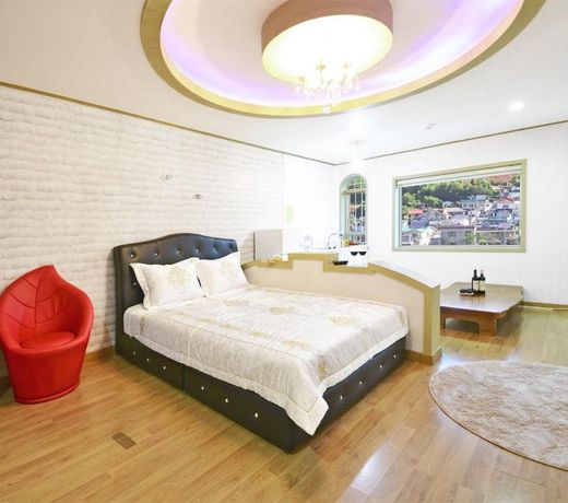 Tongyoung Macaio Pension