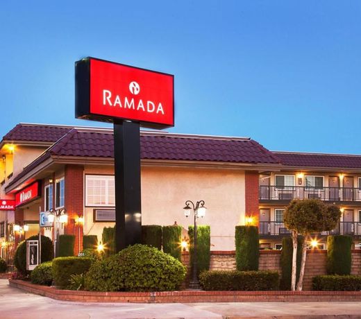 Ramada by Wyndham Luoyang Downtown