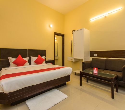 OYO 15401 Hotel Surana palace